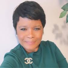 Daphne Pickett's Instagram, Twitter & Facebook