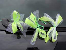 Macht zur sicherheit einen kleinen knoten damit nichts mehr verrutschen kann. Autoschleifen Bastelanleitung Hochzeit Schnell Einfach