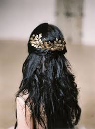 Buy black hair accessories and get the best deals at the lowest prices on ebay! There Is Something Magical And Fairytale Alike In Gold Hair Accessories And Black Hair Combination We Couldn T Hair Styles Rose Hair Hair Color For Black Hair