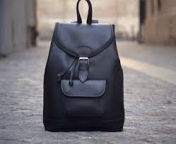 Sac à dos à la mode et pratique. Soldes Sac A Dos Cuir En Stock