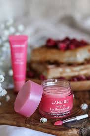 Laneige Lip Sleeping Mask The One Lip Product Everyone Needs And It Does It All The Hungarian Brunette Lip Sleeping Mask Laneige Lip Sleeping Mask Laneige