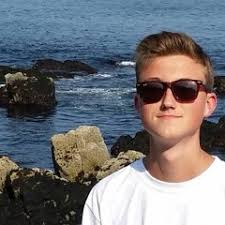 Listen to playlists featuring Ma meilleure amie by Vald online for free