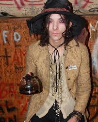 200 pictures of palaye royale (one everyday). Emerson Barrett Palaye Royale Emerson Barrett Band Pictures