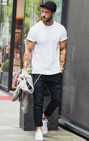 White T Shirt Outfit Ideas How To Wear White T Shirt For Men Summer Outfits Men Mens Outfits Winter Fashion Outfits Casual