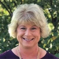 Heidi Hess's Instagram, Twitter & Facebook