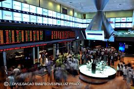 Ibovespa e dólar hoje: incerteza eleitoral e juros globais no radar do mercado
