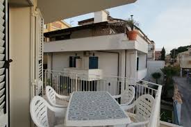 Bilocale Amaranto 1 Piano Alba Adriatica Appartamenti E Case Per Vacanze Tortoreto Alba Adriatica Martinsicuro Giul Nel 2020 Appartamenti Appartamento Case