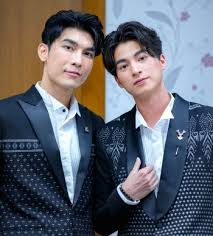 คณาวุฒิ ไตรพิพัฒนพงษ์ ชื่อเล่น กลัฟ เป็นนักแสดงชายชาวไทย เริ่มต้นมีผลงานการแสดงเรื่องแรกในละครเลือดมังกร ตอน สิงห์ ในบทของ ทรงกลด หรือ ที. à¸¡ à¸§ à¸à¸¥ à¸Ÿ à¹€à¸œà¸¢à¸„à¸§à¸²à¸¡à¸„ à¸šà¸«à¸™ à¸²à¸ à¸²à¸„à¸• à¸­ Tharntype The Series à¸‚ à¸²à¸§à¸›à¸£à¸°à¸Šà¸²à¸ª à¸¡à¸ž à¸™à¸˜ 4372211