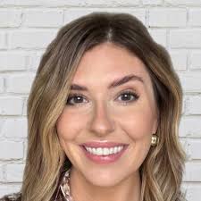 Two years ago, I was sitting in this same seat for Abbott new hire training  NM102. Fast forward ⏭️ I had the opportunity to return—this time as a  trainer alongside my incredible… |