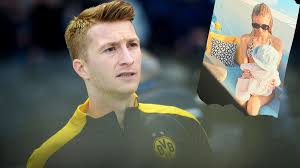 Borussia dortmund flew to italy without captain marco reus and striker paco alcacer for. Bvb Marco Reus Ungewohnt Privat Das Ist Mir Wichtiger Als Fussball Bvb