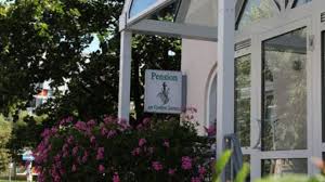 Die um 1900 erbaute villa wurde, ohne den historischen charakter des hauses zu zerstören, in den letzten jahren vollständig saniert und bietet den gästen seitdem moderne und komfortable räumlichkeiten. Pension Am Grossen Garten Dresden Holidaycheck Sachsen Deutschland