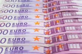 Euro geld finanzen währung scheine geldschein papiergeld sparen 500 euro euroscheine. Stapel Geld 500 Euro Scheine Des Bargeldes Makro Fotos Kostenlose Und Royalty Free Stock Fotos Von Dreamstime