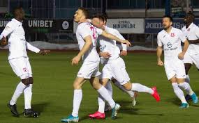 Pagina echipei fc hermannstadt de pe flashscore.ro oferă rezultate, clasamente și detalii meciuri. Fc Hermannstadt UrmÄƒreÈ™te Cea De A Patra Victorie ConsecutivÄƒ In Play Out Ul Ligii 1 Video Eben Media Stiri Locale De Ultima Ora