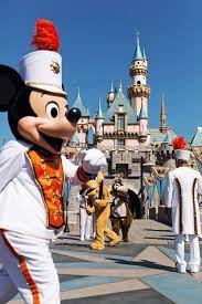 Pin By Cynthia Giron On Mickey Mouse Mickey Mouse Pictures Disney Dream Disneyland California