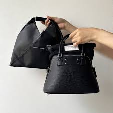 MM6（エムエムシックス）のファン層は？Maison Margiela（メゾン マルジェラ）との違い | abox