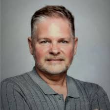 This week we had the privilege of hosting Old Navy SVP of Stores Steve  Peters and several other visitors at Old Navy MOA. Proud of the work this  team has put in (