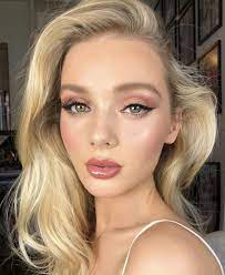 Charlotte Tilbury Rose Gold Eyes To Memorise Glam Makeup Look Makeup For Green Eyes Makeup For Blondes