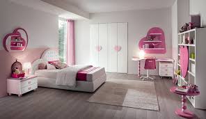 Per sfruttare al meglio lo spazio, alcuni modelli hanno un contenitore integrato mentre altri si possono completare con. Letto A Cuore Per Bambina Letto E Materasso