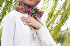 Sebenarnya fashion pria kurus pendek ini tidak harus sepenuhnya tentang. 10 Trik Gaya Hijabers Bertubuh Pendek Morphidae