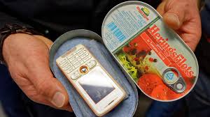 Seit wann gibt es smartphones und wie haben sie sich entwickelt? Warum Gibt Es So Viele Verbotene Handys Im Knast Augsburger Allgemeine