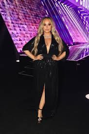 Demi lovato performed her new song anyone at the 2020 grammys, making her public return after her 2018 overdose. Demi Lovato Had Dazzling Platinum Blonde Hair At The 2020 People S Choice Awards Allure