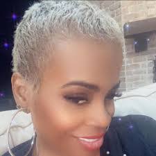 Shanna Crump's Instagram, Twitter & Facebook