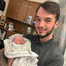Some Aldi finds from today!! I finally got the key lime cookies 🍀❤️