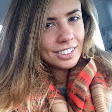 Stephanie Linson's Instagram, Twitter & Facebook