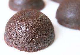 Apres Le Fondant Au Chocolat Et Le Mi Cuit Au Chocolat Je Vous Propose Mon Dome Au Chocolat Un Peti Dome Chocolat La Cuisine De Bernard Fondant Au Chocolat