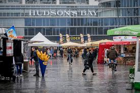 Onderzoek leert dat zingen veiliger is dan spreken wat betreft het risico op corona. Duitsers Weren Op Duitse Feestdag Ze Komen Toch Al Niet Enschede Tubantia Nl