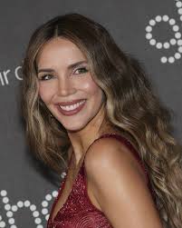 Este mes con tu revista CLARA un tote bag 💼 y un producto solar ☀️ de  Bonté de regalo El mejor pack veraniego lo tiene CLARA. Llévate la revista  de este mes