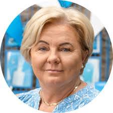 Colette Hughes's Instagram, Twitter & Facebook