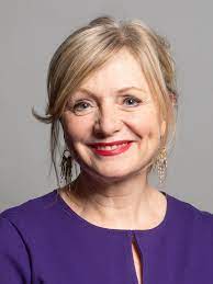Brabin, karşısında oynayan beceriksiz garson sandra rolleriyle tanınır. Tracy Brabin Wikipedia