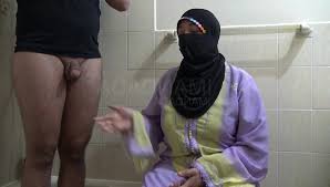 Traditional Arab Wife Introduces SPH to Muslim Culture - ThisVid.com