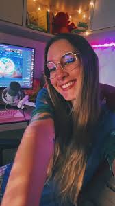 Zoey (@zoeyraskia)  X