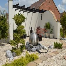 Once you've got the space prepared and you're happy with the design, it's time to lay the gravel. Homify S Best Ideas For A Gravel Garden Homify