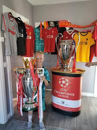 The club was established by woolwich munitions workers and were called dial square at first. Replica Trophy Cabinet Home Facebook