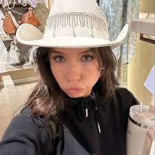 Jillian Wilkie's Instagram, Twitter & Facebook