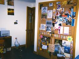 Bedroom Ideas Years Of Decor In Home 90s Room Themed Vintage House Theme Inspired Camdencharter In 2020 Vintage House Decor Artsy Bedroom