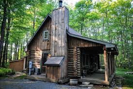 Situated in the mountains, this cabin is 0.1 mi (0.2 km) from christmas mountain and 3.1 mi (5 km) from mirror lake state park. Log Cabin Near Deep Creek Lake In Maryland