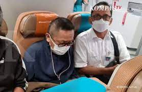 Hukum jaksa agung burhanuddin apresiasi dukungan otoritas singapura dalam pemulangan adelin lis sabtu, 19 juni 2021 | 22:46 wib. Cujmbhh5x2l7nm