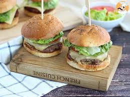 Burger Maison Facile Et Rapide Recette Ptitchef Recette Recette Recette De Plat Burger Maison