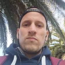 Sacalo a ese bueno para nada de Johnny Quiñonez, maldito DT emelecsista  incompetente!