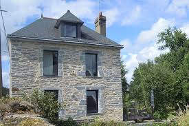 Suivez La Renovation D Une Jolie Maison Bretonne Maison Bretagne Maison Jolie Maison