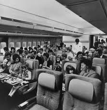 That Amazing Photo Of Economy Class Flying In The 1960s Is Fake Cool Photos Boeing 747 History Photos