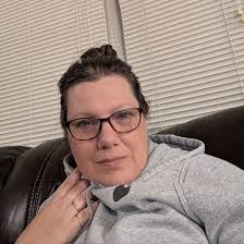 How to contact Michelle Barry regarding Hello Fresh delivery at Summer  Field Townhomes?