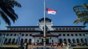 Download mp3 bendera setengah tiang dan video mp4 gratis. Bj Habibie Wafat Indonesia Kibarkan Bendera Setengah Tiang