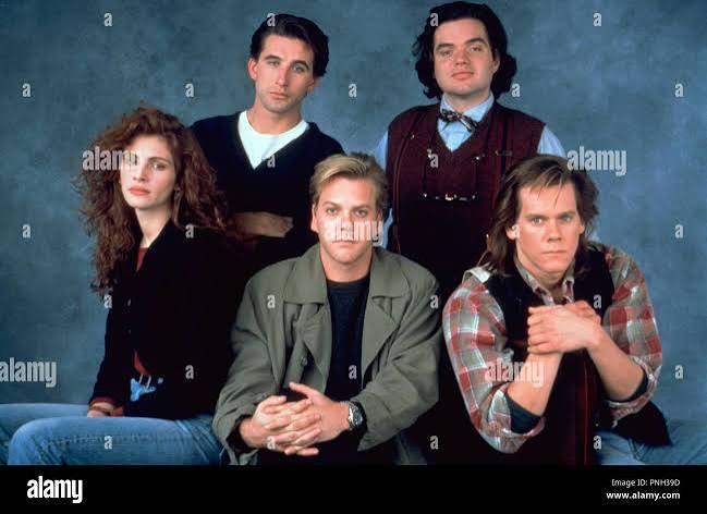 Original film title: FLATLINERS. English title: FLATLINERS. Year: 1990.  Director: JOEL SCHUMACHER. Stars: JULIA ROBERTS; KIEFER SUTHERLAND; KEVIN  BACON; WILLIAM BALDWIN; OLIVER PLATT. Credit: COLUMBIA PICTURES / Album  Stock Photo - Alamy