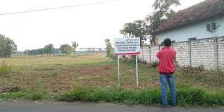 Kilang adalah apitan yang berputar atau penggilingan, atau sekelompok bangunan kilang sendiri memiliki lima arti. Pertamina Klarifikasi Hoaks Pembebasan Lahan Di Kilang Tuban Halaman All Kompas Com