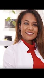 Comecei a ter sucesso e me sentir realizada quando comecei a deixar  pequenas lutas para pequenos lutadores. , Parei de lutar contra aqueles que  fofocavam sobre mim, deixei as festas e amigas que não ...